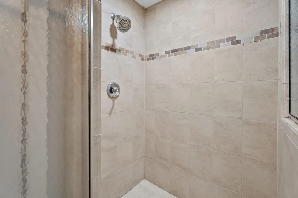 7437 PINEMOUNT DRIVE Orlando, FL 32819