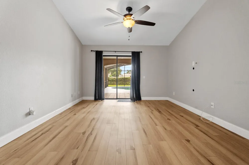 7437 PINEMOUNT DRIVE Orlando, FL 32819