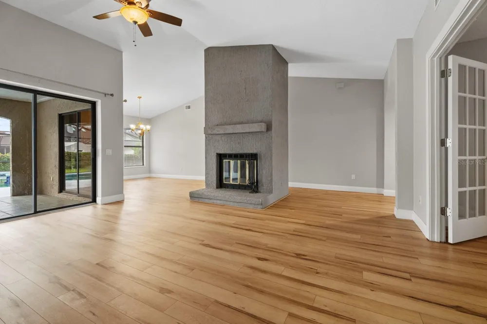 7437 PINEMOUNT DRIVE Orlando, FL 32819