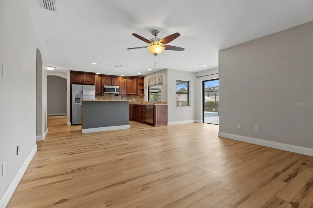 7437 PINEMOUNT DRIVE Orlando, FL 32819