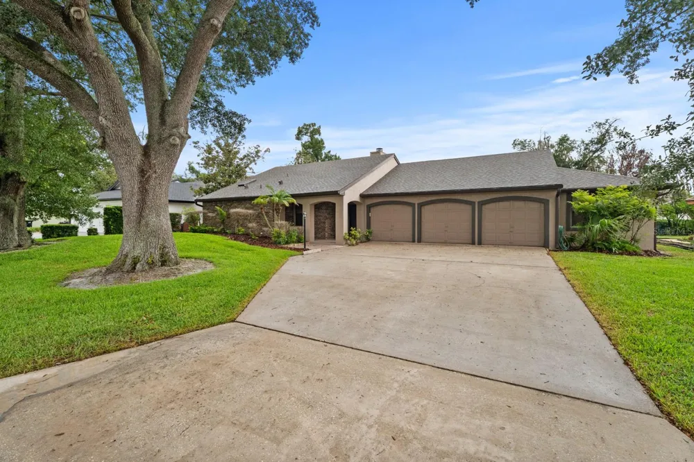7437 PINEMOUNT DRIVE Orlando, FL 32819