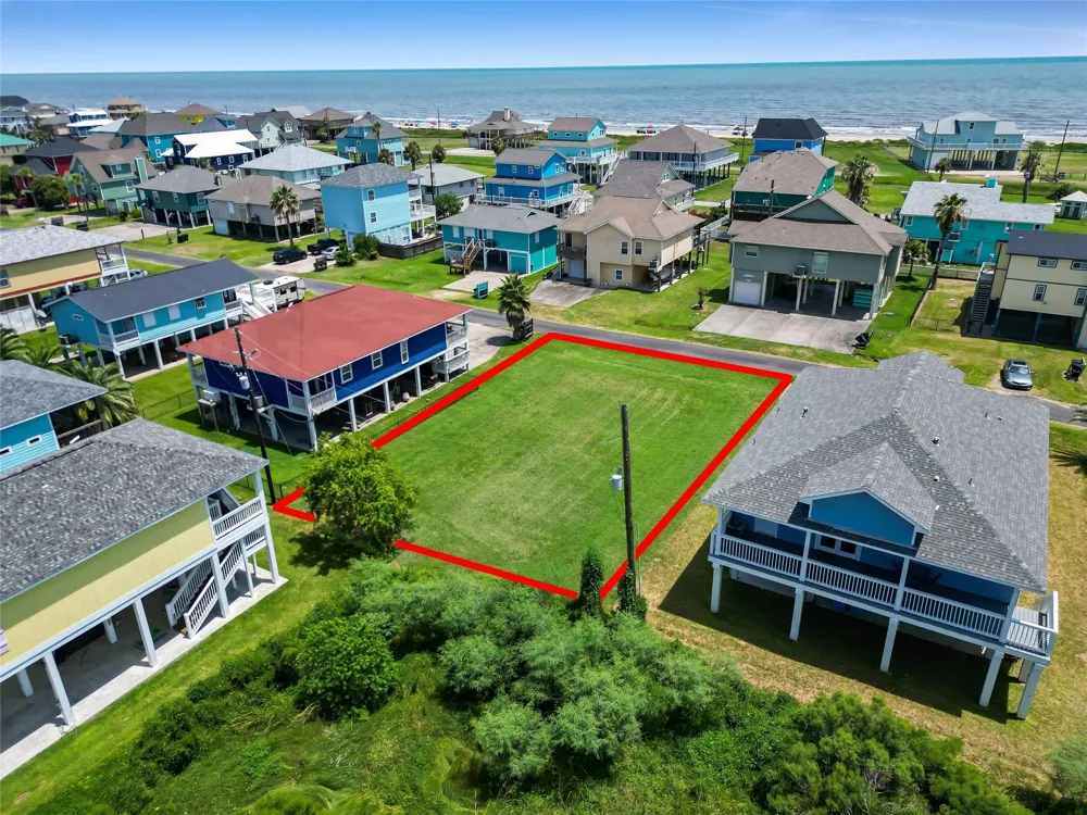 3265 Pirates Cove Crystal Beach, TX 77650