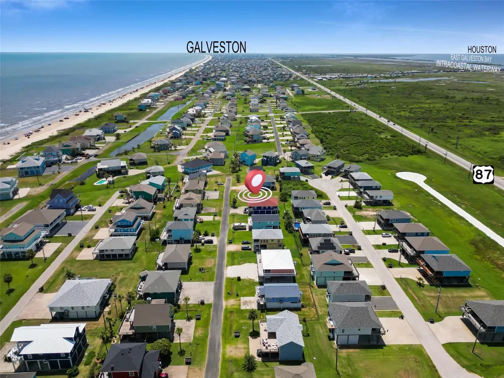 3265 Pirates Cove Crystal Beach, TX 77650