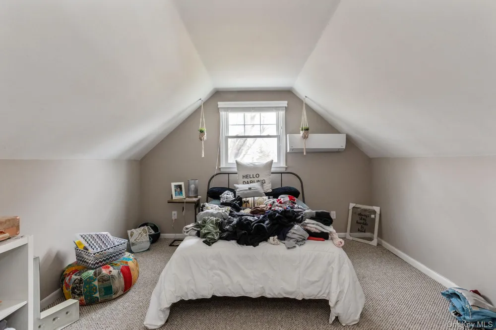 34 Norbury Road Hampton Bays, NY 11946