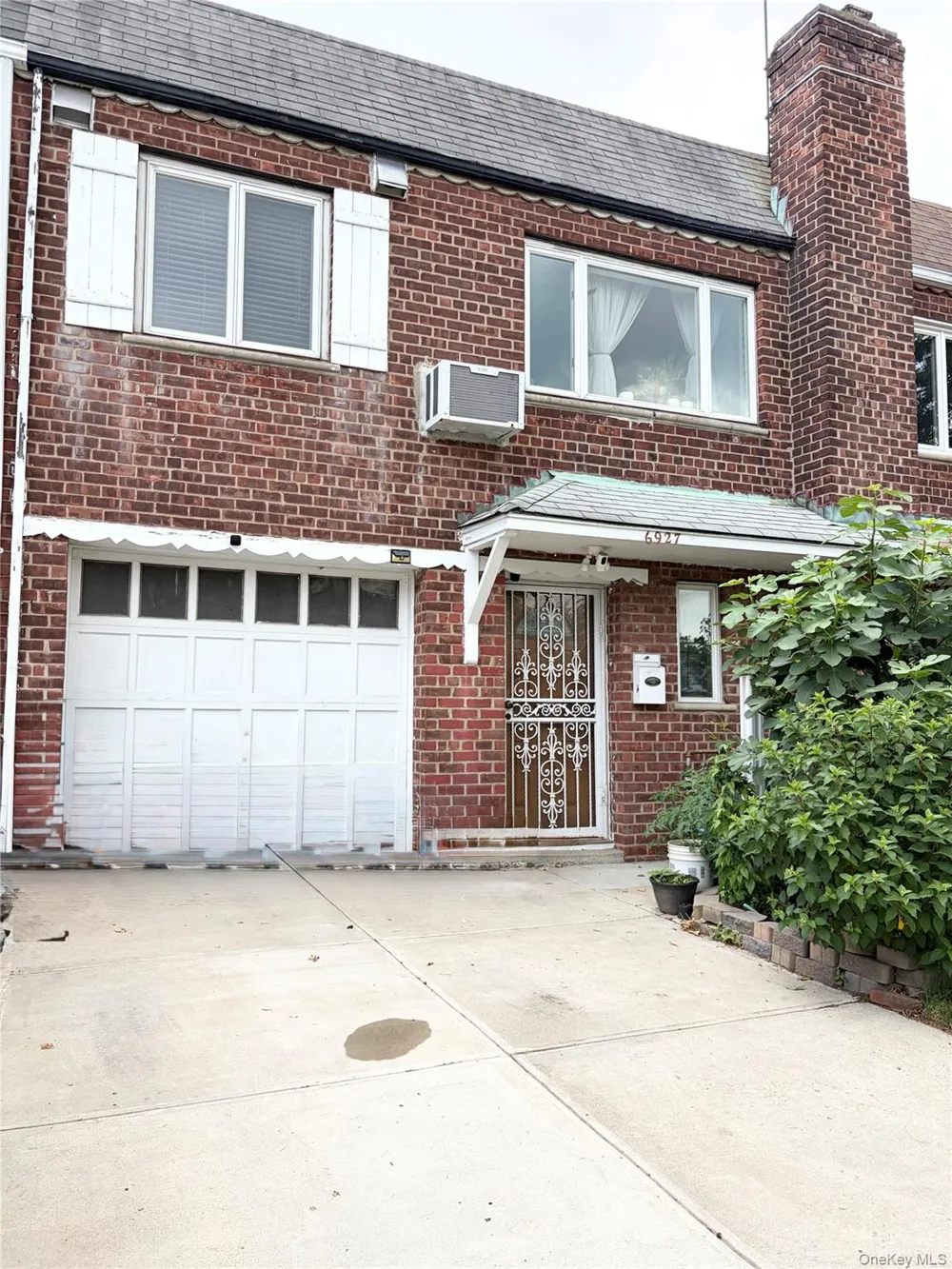 6927 169th Street Fresh Meadows, NY 11365