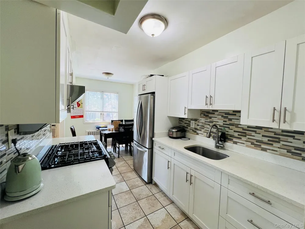 6927 169th Street Fresh Meadows, NY 11365
