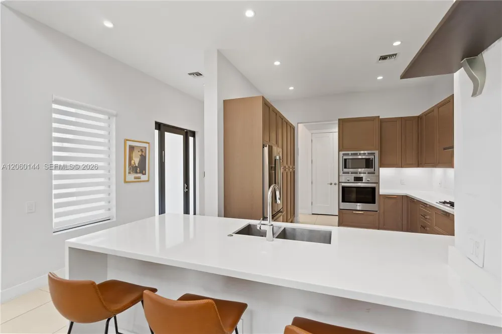 3472 Emerson Ln #00 Hollywood, FL 33312