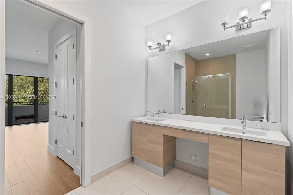 3472 Emerson Ln #00 Hollywood, FL 33312