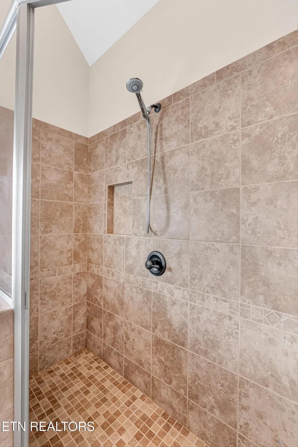 2636 Nicholas View Lane Knoxville, TN 37931