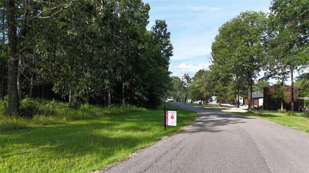 35 Naples Way Huntsville, TX 77320