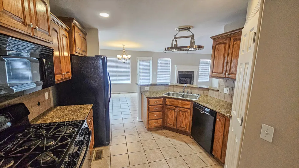 123 E 156th Place S Glenpool, OK 74033
