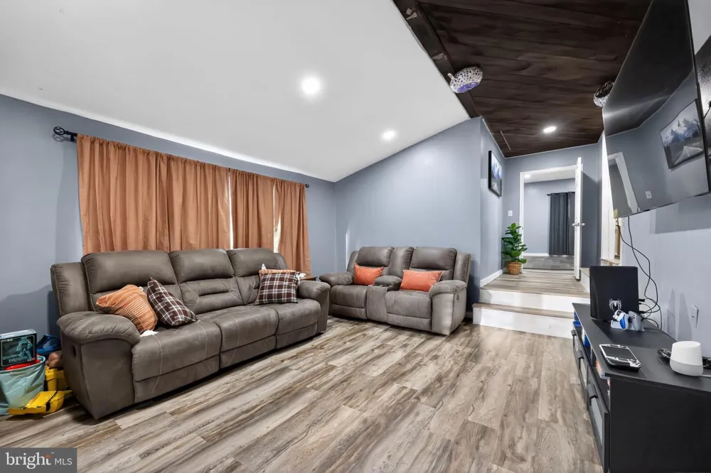 550 PENN AVENUE Glenside, PA 19038