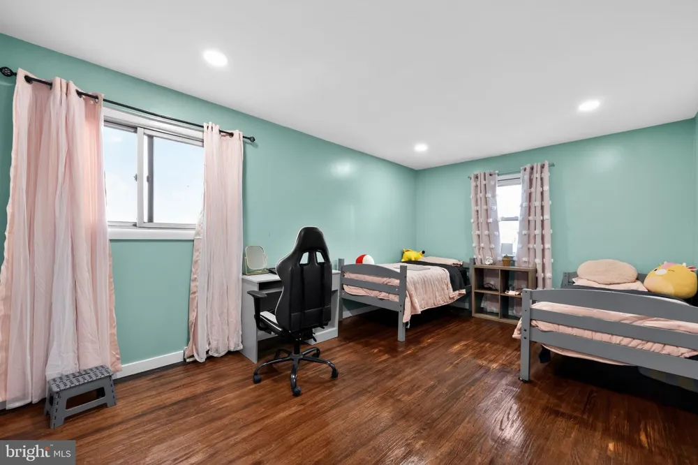 550 PENN AVENUE Glenside, PA 19038