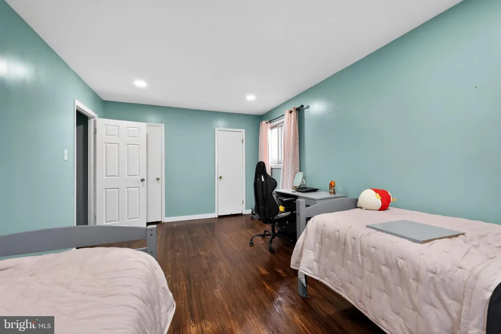 550 PENN AVENUE Glenside, PA 19038