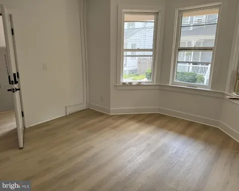 37 BANK STREET #1