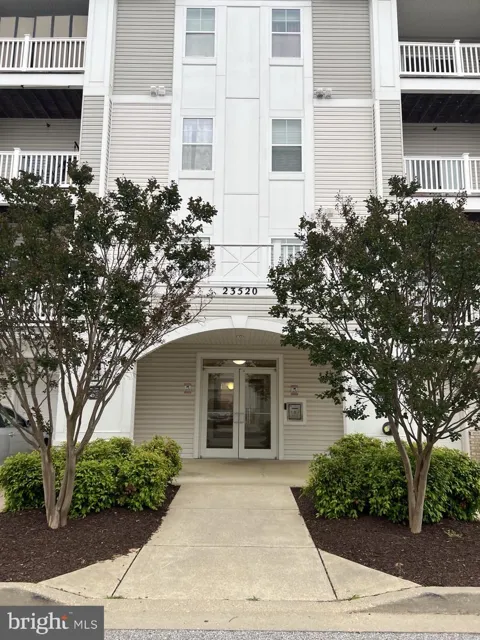 23520 F D R BOULEVARD #404