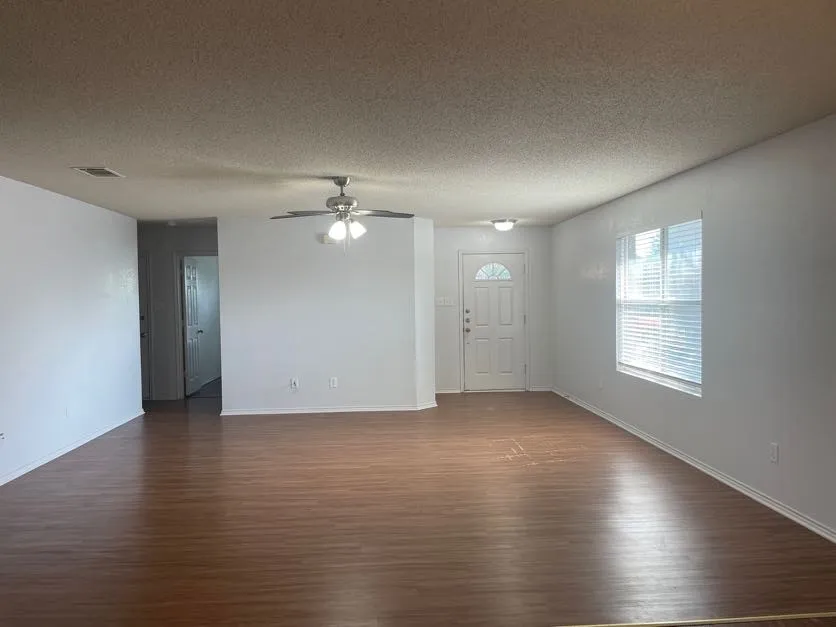 820 Eagle Drive Saginaw, TX 76131
