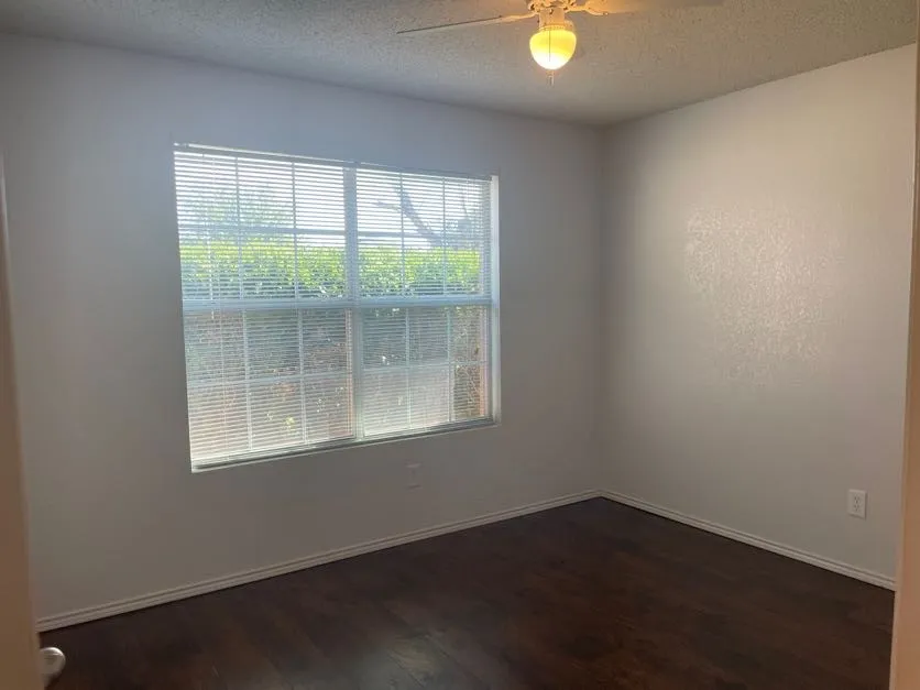 820 Eagle Drive Saginaw, TX 76131