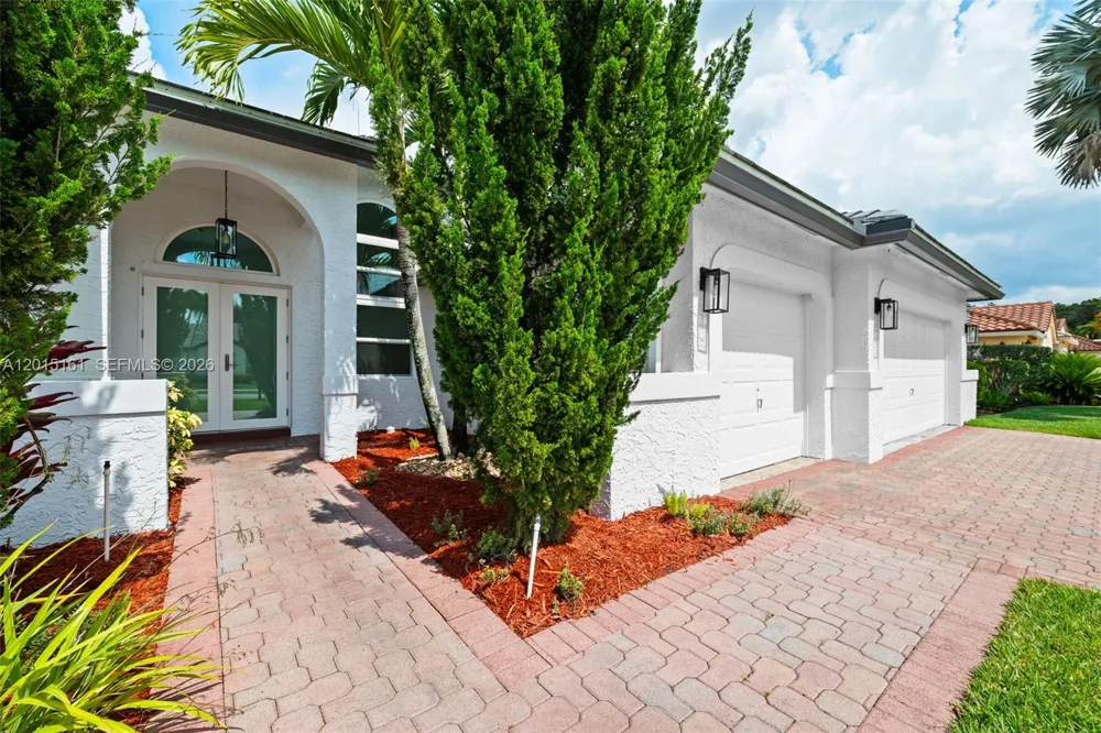 3292 Ridge Trce Davie, FL 33328