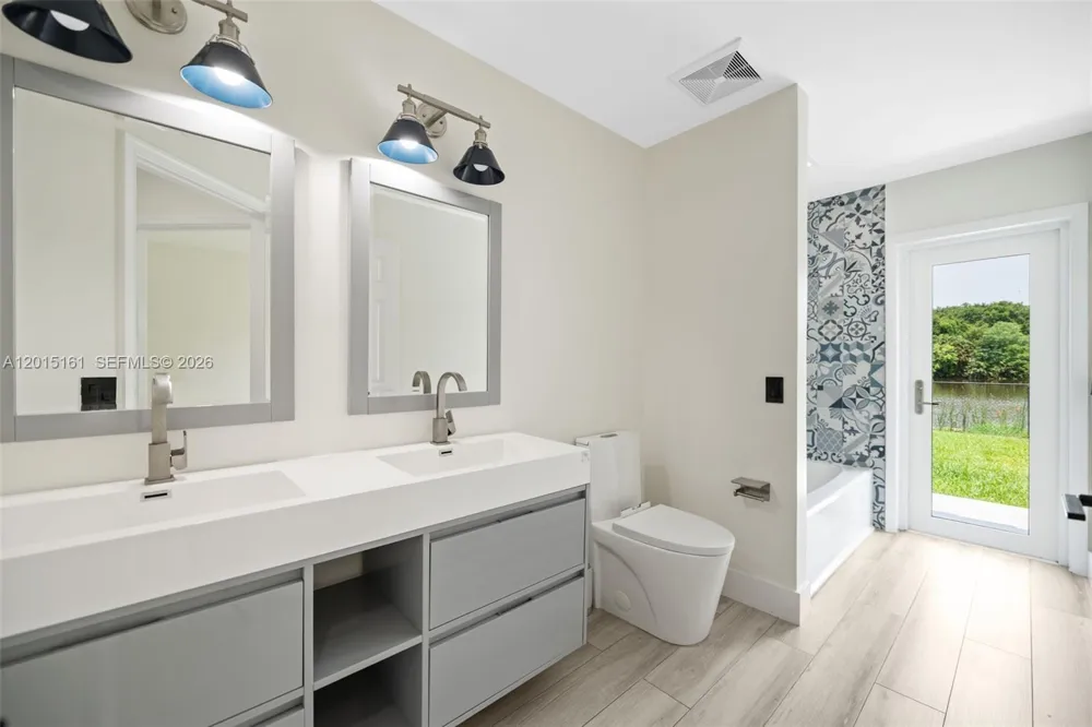3292 Ridge Trce Davie, FL 33328