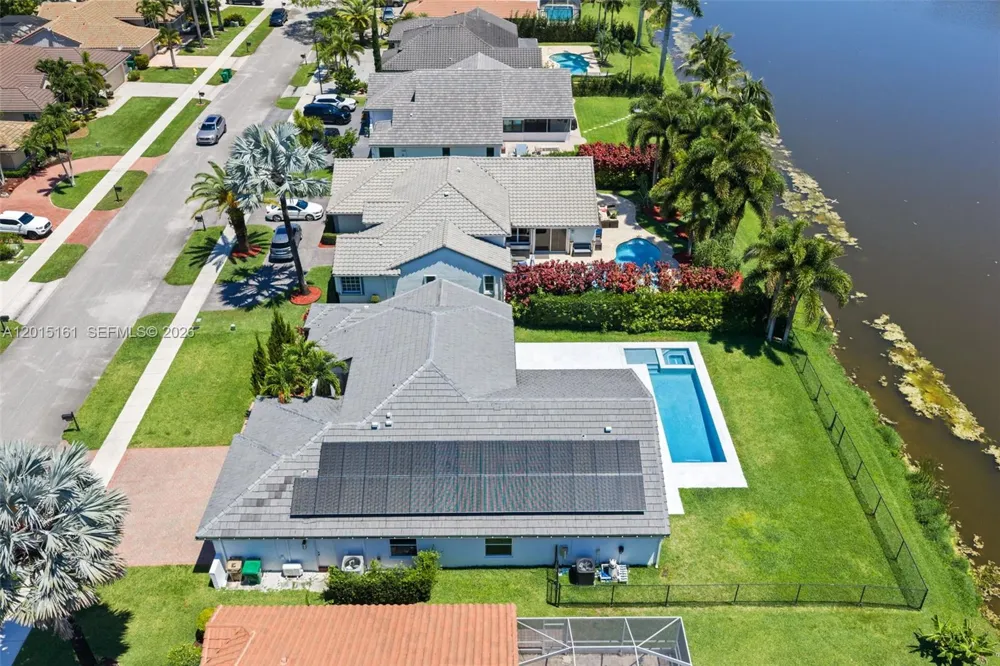 3292 Ridge Trce Davie, FL 33328