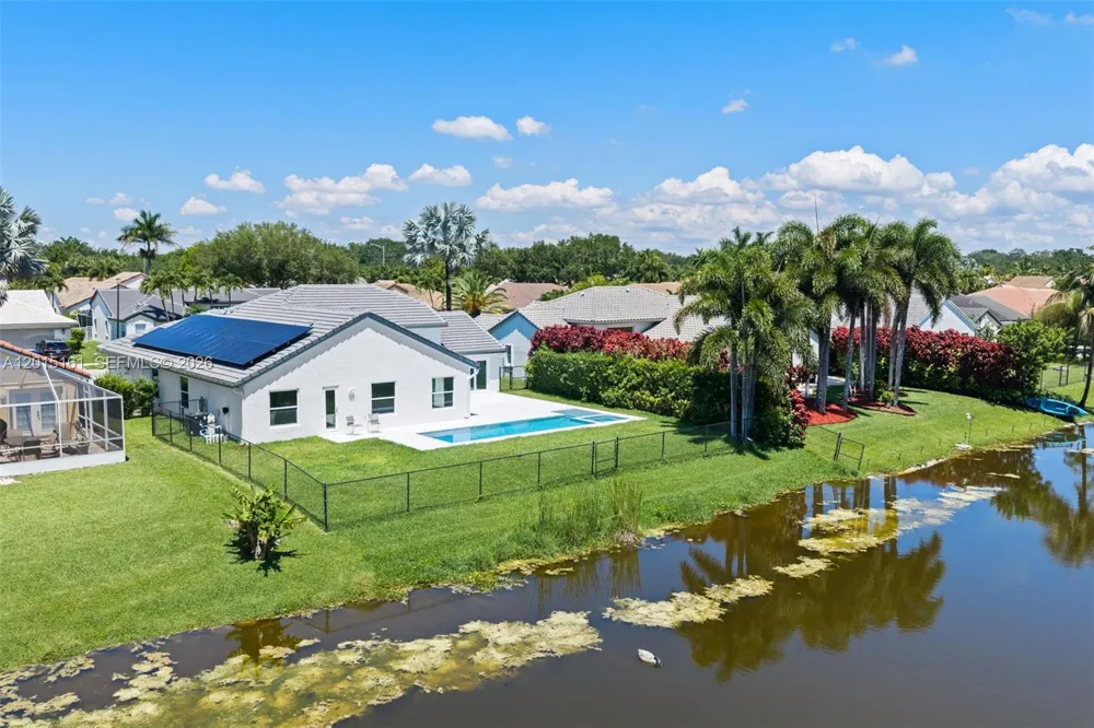 3292 Ridge Trce Davie, FL 33328