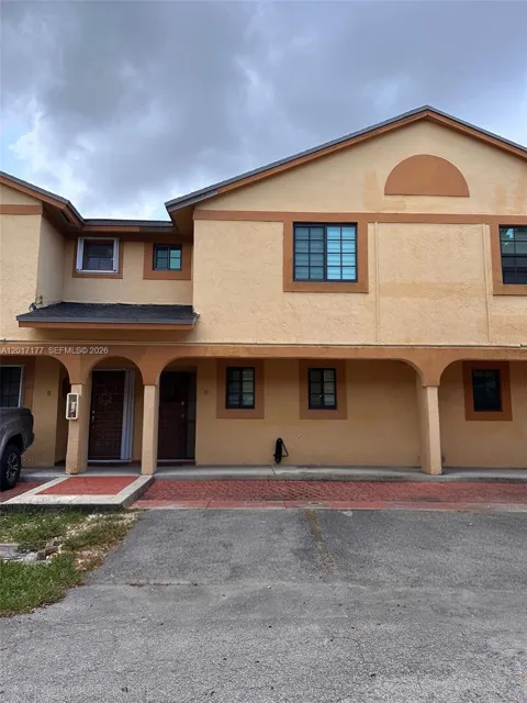 1595 SW 122nd Ave #4-5