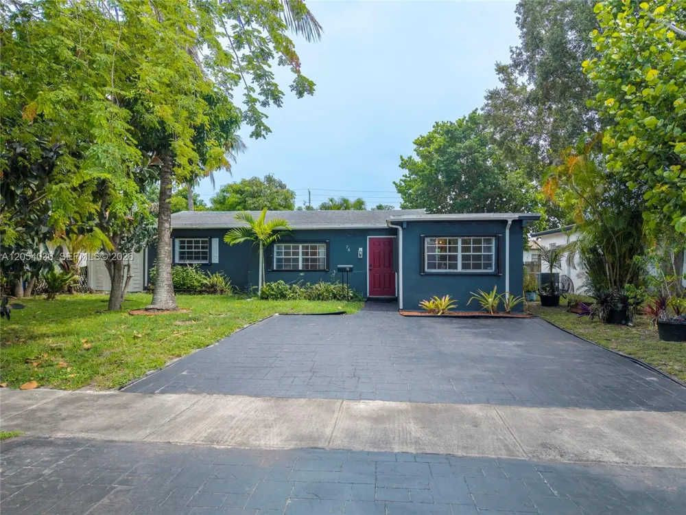 76 NE 170th St North Miami Beach, FL 33162