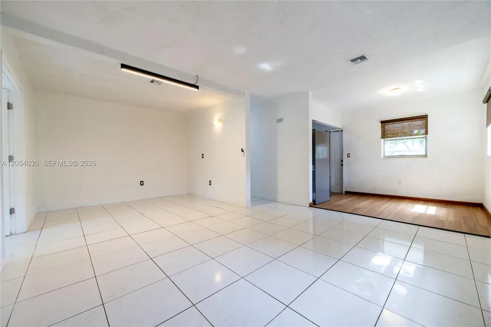 76 NE 170th St North Miami Beach, FL 33162