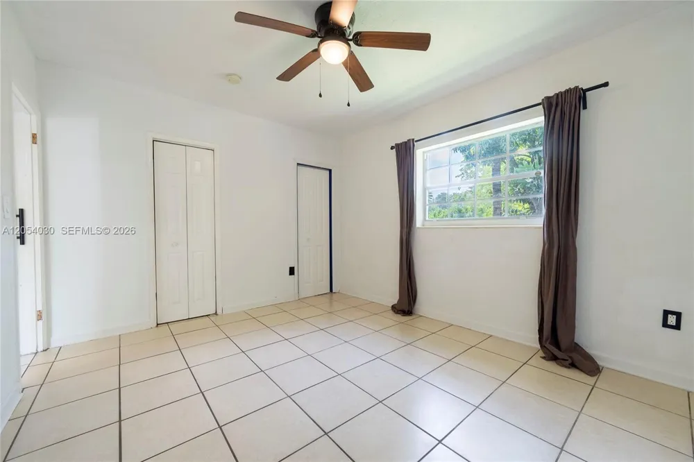 76 NE 170th St North Miami Beach, FL 33162