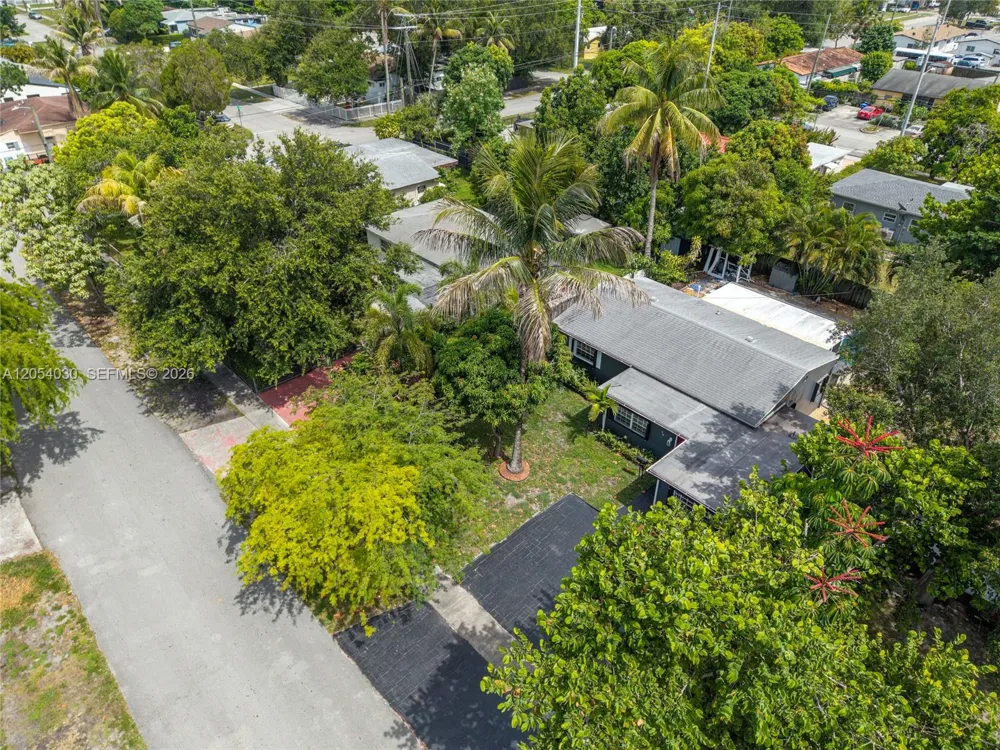76 NE 170th St North Miami Beach, FL 33162