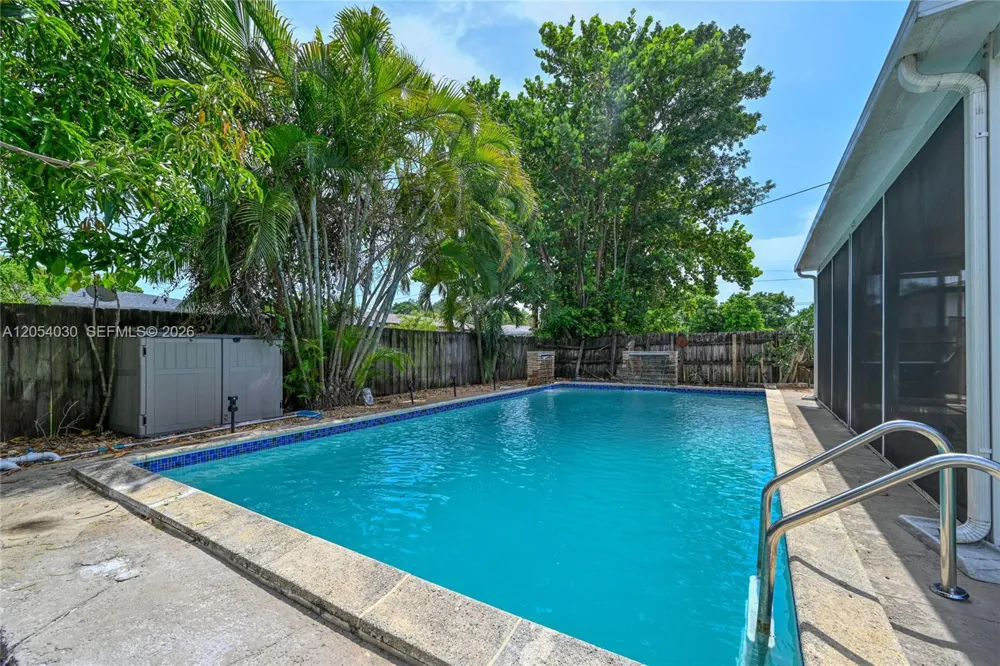 76 NE 170th St North Miami Beach, FL 33162