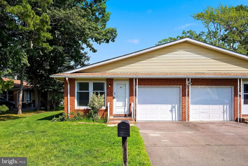 45 DOGWOOD ROAD #8 Manahawkin, NJ 08050