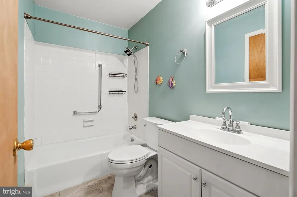 45 DOGWOOD ROAD #8 Manahawkin, NJ 08050