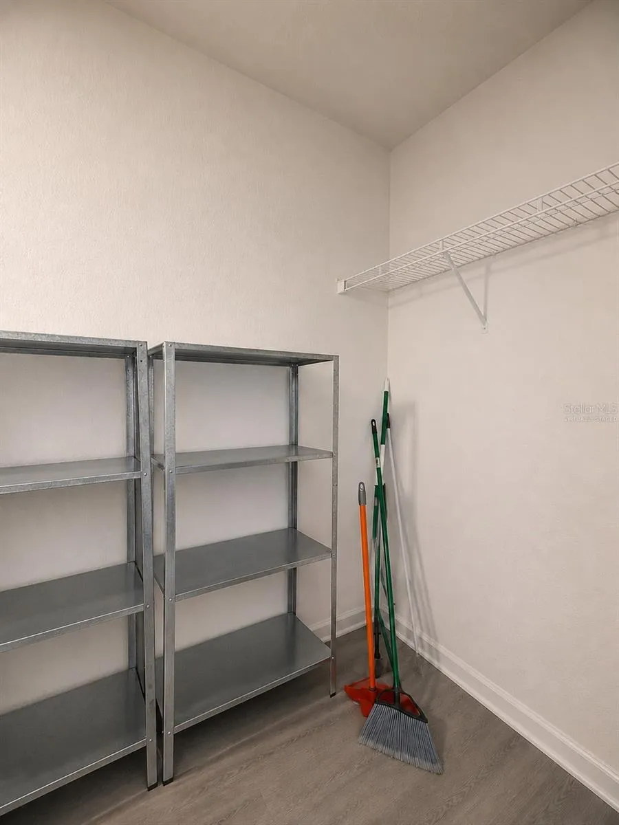 8932 MANOR LOOP #102 Bradenton, FL 34202