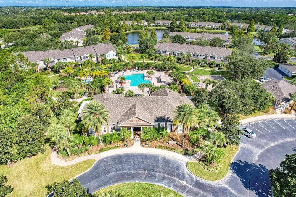 8932 MANOR LOOP #102 Bradenton, FL 34202