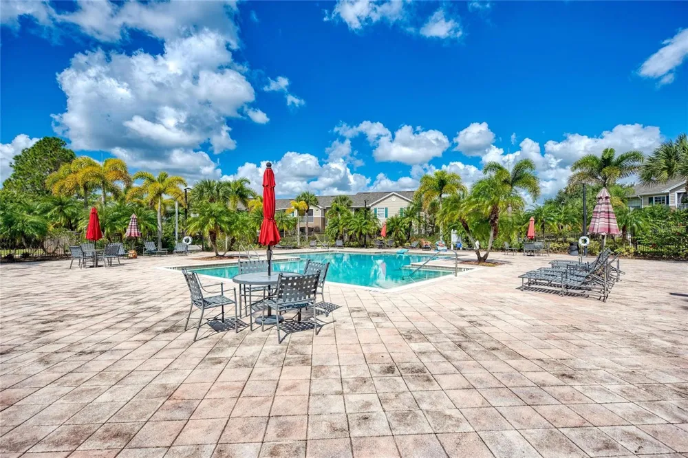 8932 MANOR LOOP #102 Bradenton, FL 34202