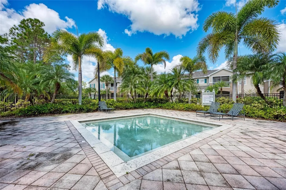 8932 MANOR LOOP #102 Bradenton, FL 34202