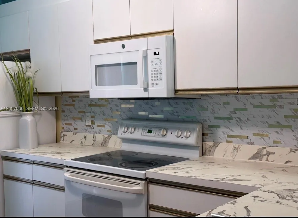 773 Crystal Lake Dr #773 Deerfield Beach, FL 33064