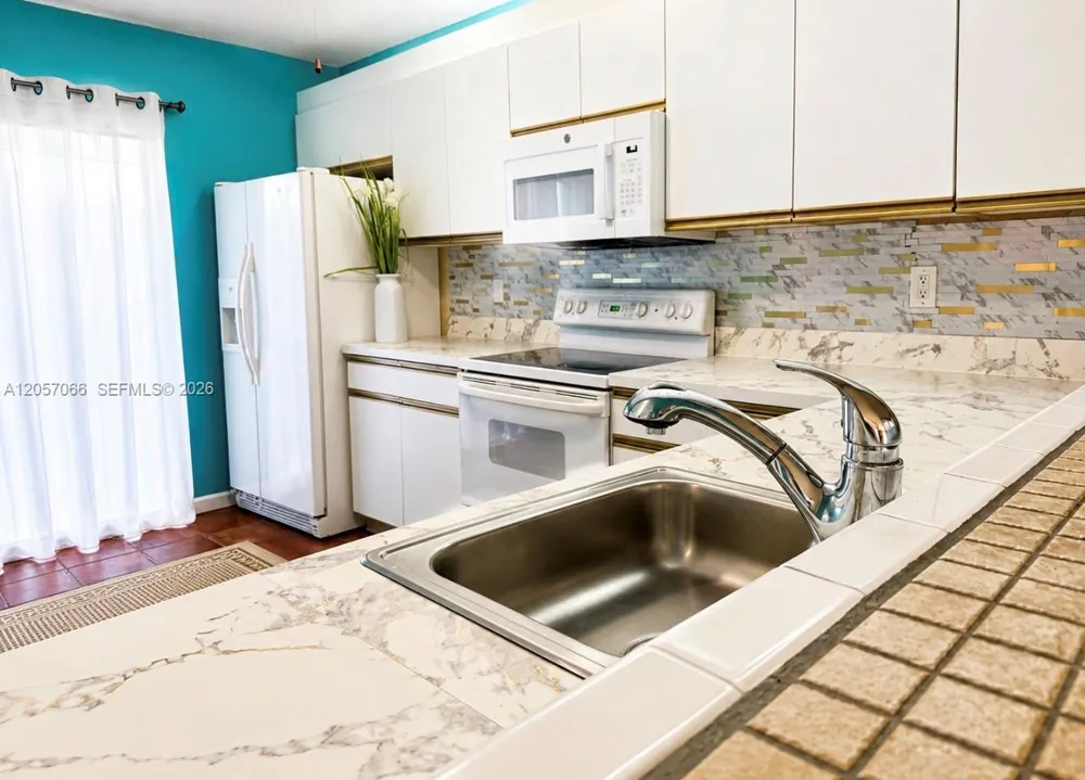 773 Crystal Lake Dr #773 Deerfield Beach, FL 33064