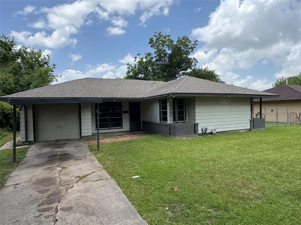 311 Alta Vista Drive Pasadena, TX 77502
