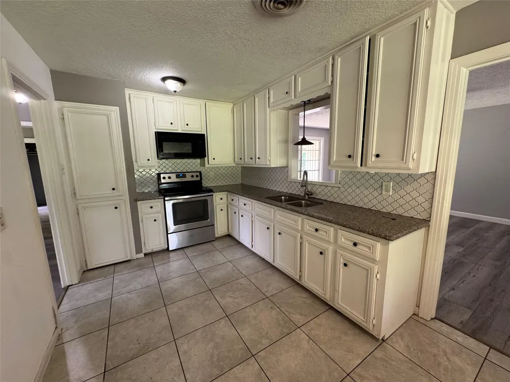311 Alta Vista Drive Pasadena, TX 77502