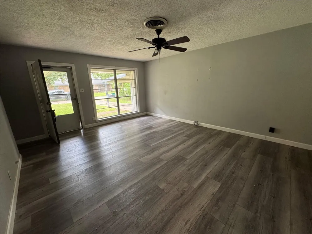 311 Alta Vista Drive Pasadena, TX 77502