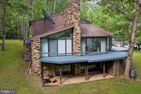 31 TREADWELL COURT