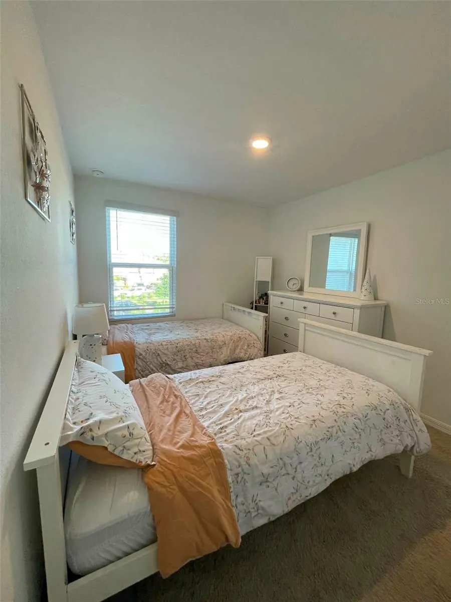 2516 PARAVANE WAY Wesley Chapel, FL 33543