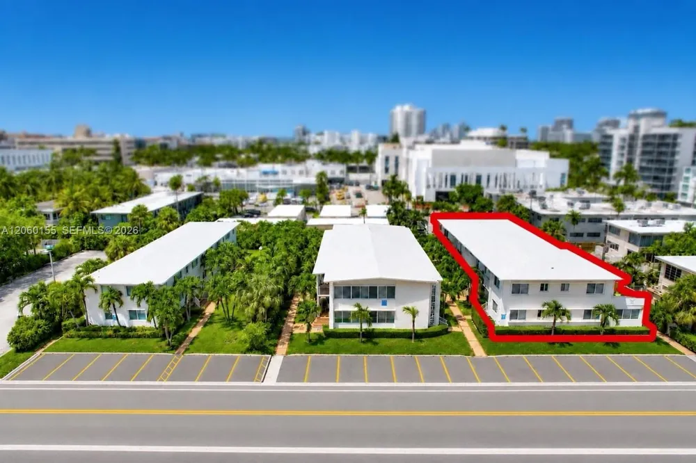 1027 94th St #4 Bay Harbor Islands, FL 33154
