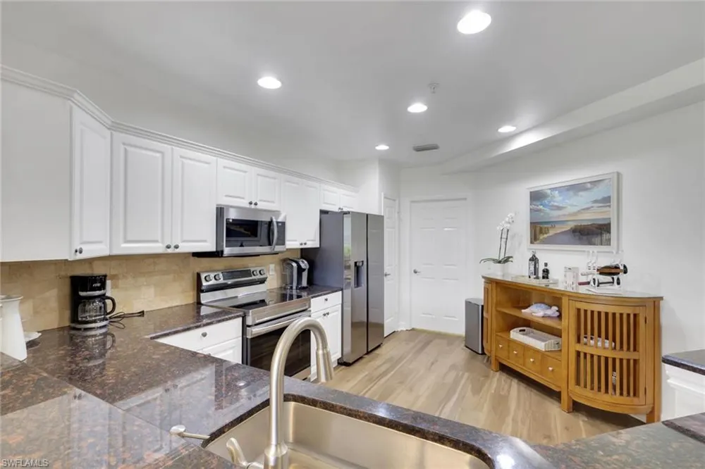 3048 Horizon Lane #1103 Naples, FL 34109