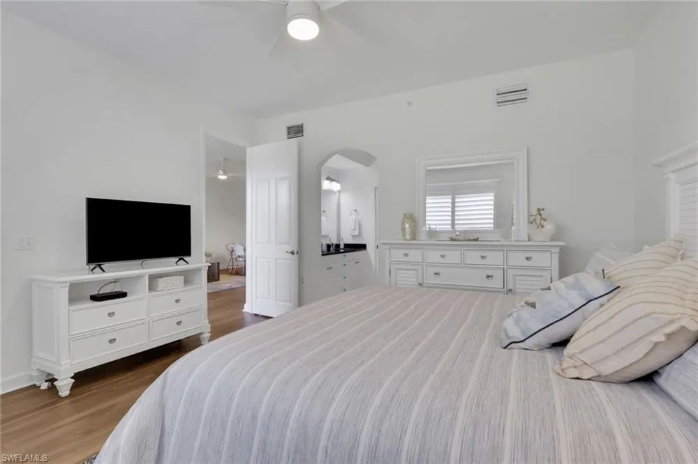 3048 Horizon Lane #1103 Naples, FL 34109