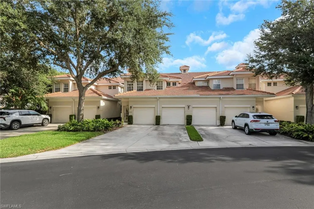 3048 Horizon Lane #1103 Naples, FL 34109