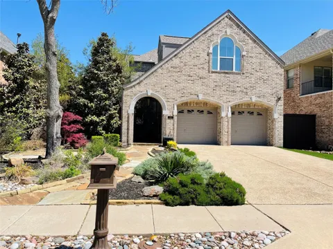 40 Emerald Pond Drive